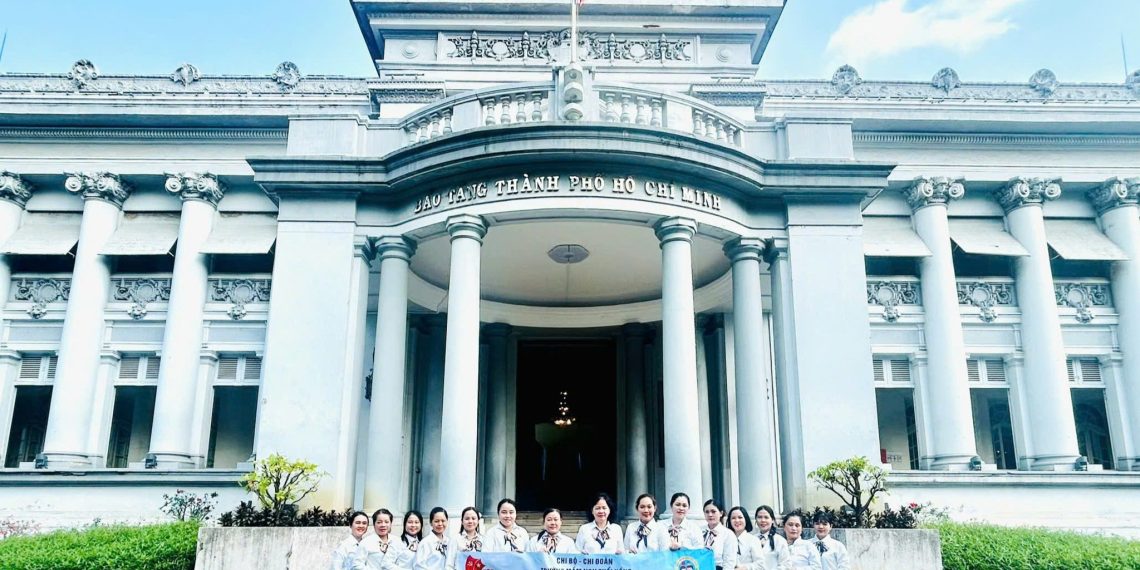 CHI BỘ – CHI ĐOÀN TRƯỜNG MẦM NON TUỔI HỒNG TỔ CHỨC HÀNH TRÌNH VỀ NGUỒN NHÂN KỶ NIỆM 95 NĂM NGÀY THÀNH LẬP ĐOÀN TNCS HỒ CHÍ MINH (26/3/1931-26/3/2026) VÀ SINH HOẠT CHUYÊN ĐỀ QUÝ I NĂM 2026 TẠI BẢO TÀNG THÀNH PHỐ HỒ CHÍ MINH.