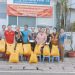 KHU PHỐ 12 TRAO QUÀ CHO HỘ KHÓ KHĂN VÀ TREO KHẨU HIỆU CHÀO MỪNG KỶ NIỆM 51 NĂM NGÀY GIẢI PHÓNG MIỀN NAM, THỐNG NHẤT ĐẤT NƯỚC (30/40/1975 – 30/4/2026)