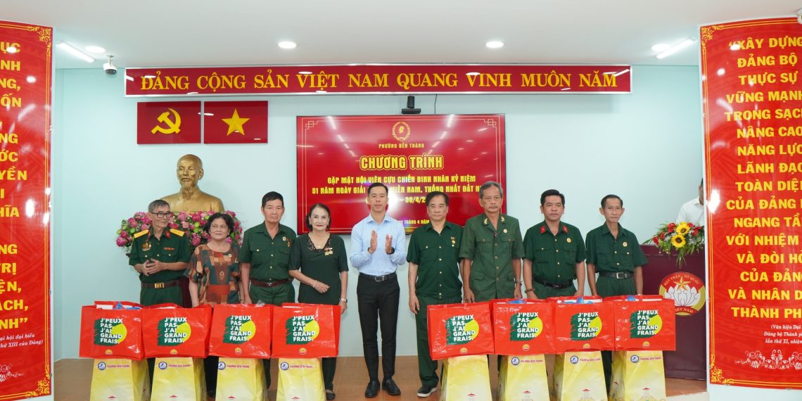 PHƯỜNG BẾN THÀNH GẶP MẶT HỘI VIÊN CỰU CHIẾN BINH NHÂN KỶ NIỆM 51 NĂM NGÀY GIẢI PHÓNG MIỀN NAM, THỐNG NHẤT ĐẤT NƯỚC