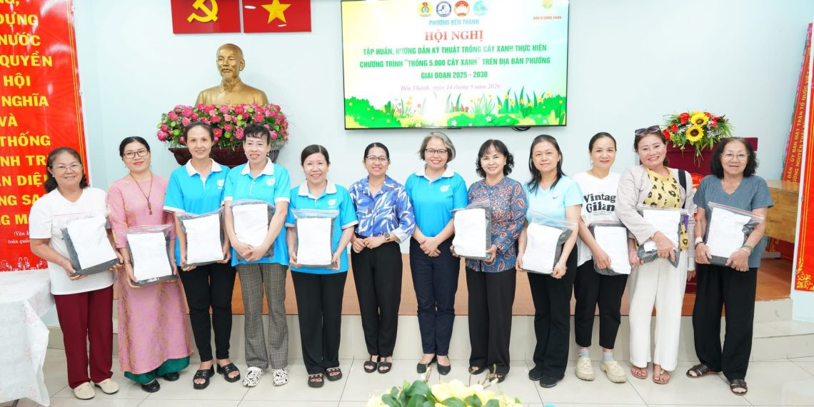PHƯỜNG BẾN THÀNH TẬP HUẤN, HƯỚNG DẪN KỸ THUẬT TRỒNG CÂY XANH THỰC HIỆN CHƯƠNG TRÌNH “TRỒNG 5000 CÂY XANH” GIAI ĐOẠN 2025 – 2030