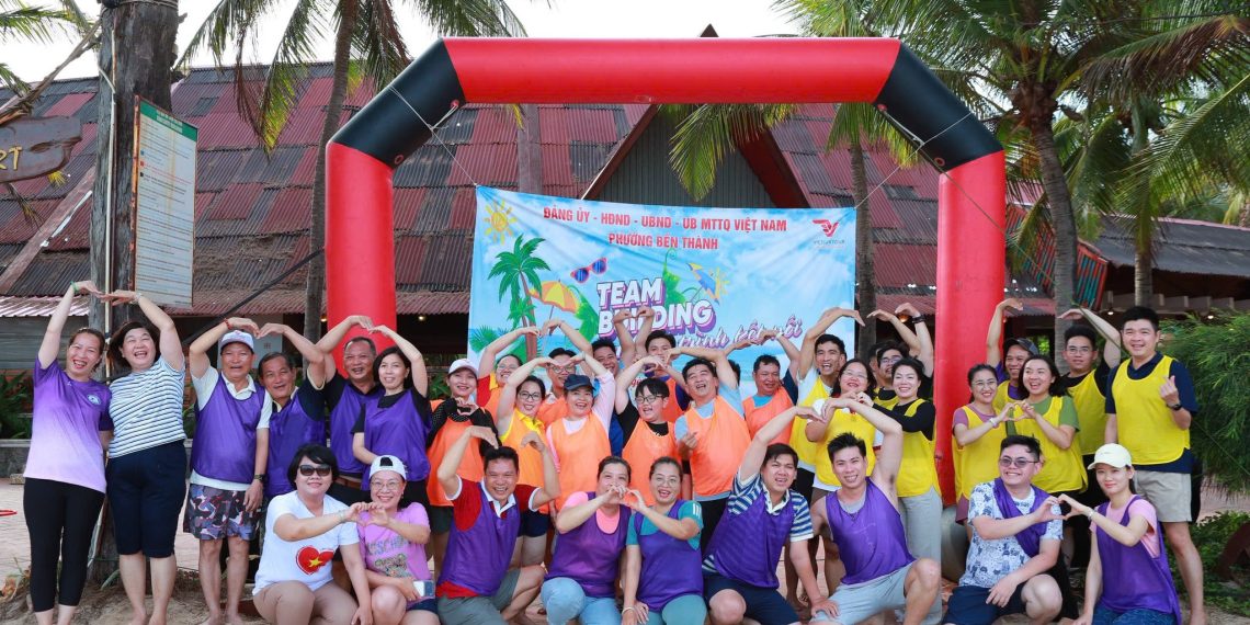 NHỮNG HÌNH ẢNH THẬT ĐÁNG YÊU TRONG BUỔI TEAM BUILDING TẠI MŨI NÉ DO PHƯỜNG BẾN THÀNH TỔ CHỨC