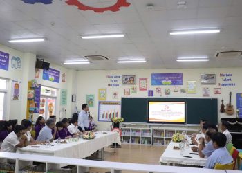 TRƯỜNG TIỂU HỌC NGUYỄN THÁI HỌC ĐÓN ĐOÀN CÁN BỘ QUẢN LÝ XÃ HỒ TRÀM THAM QUAN, TRAO ĐỔI KINH NGHIỆM TRONG CÔNG TÁC QUẢN LÝ VÀ TỔ CHỨC CÁC HOẠT ĐỘNG GIÁO DỤC CẤP TIỂU HỌC