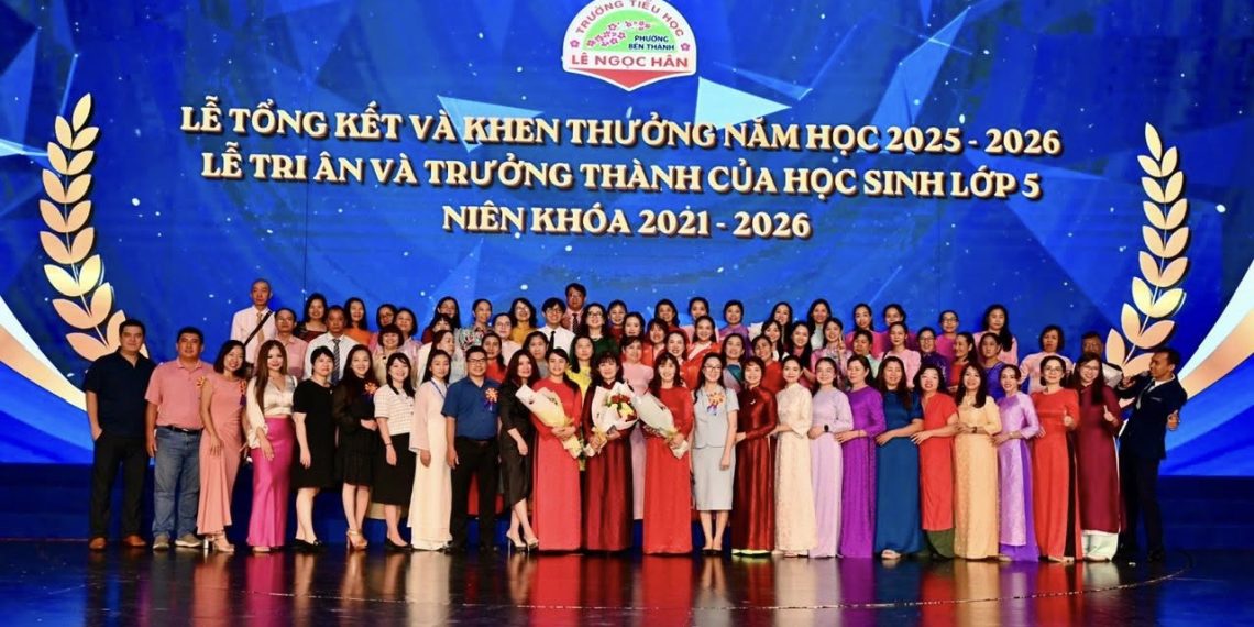 LỄ TỔNG KẾT VÀ KHEN THƯỞNG, LỄ TRI ÂN VÀ TRƯỞNG THÀNH HỌC SINH KHỐI 5: HÀNH TRÌNH GIEO HẠT YÊU THƯƠNG- KẾT NỐI TRI THỨC SỐ – KIẾN TẠO CÔNG DÂN TOÀN CẦU