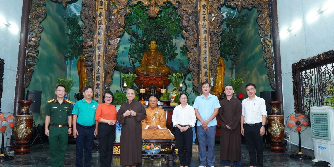 LÃNH ĐẠO PHƯỜNG BẾN THÀNH CHÚC MỪNG CÁC CƠ SỞ PHẬT GIÁO NHÂN ĐẠI LỄ PHẬT ĐẢN VÀ AN CƯ KIẾT HẠ