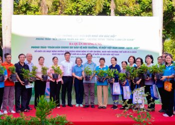 PHƯỜNG BẾN THÀNH PHÁT ĐỘNG TẾT TRỒNG CÂY ĐỜI ĐỜI NHỚ ƠN BÁC HỒ VÀ HƯỞNG ỨNG PHONG TRÀO CHUNG TAY BẢO VỆ MÔI TRƯỜNG