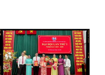 CHI BỘ VĂN PHÒNG HĐND VÀ UBND PHƯỜNG BẾN THÀNH TỔ CHỨC SINH HOẠT ĐỊNH KỲ GẮN VỚI SƠ KẾT 01 NĂM HOẠT ĐỘNG VÀ TRIỂN KHAI ỨNG DỤNG AI TRONG CÔNG TÁC CHUYÊN MÔN