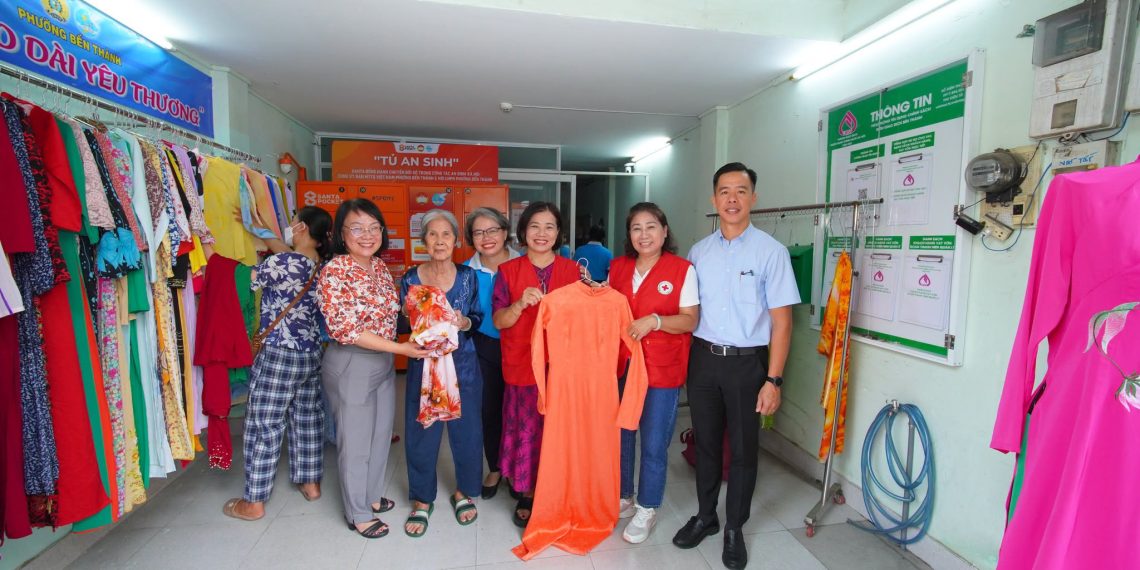 PHƯỜNG BẾN THÀNH CHĂM LO AN SINH XÃ HỘI CHO PHỤ NỮ KHÓ KHĂN VÀ NGƯỜI YẾU THẾ