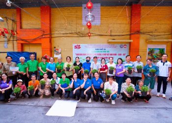 PHƯỜNG BẾN THÀNH RA QUÂN HƯỞNG ỨNG PHONG TRÀO TOÀN DÂN CHUNG TAY BẢO VỆ MÔI TRƯỜNG